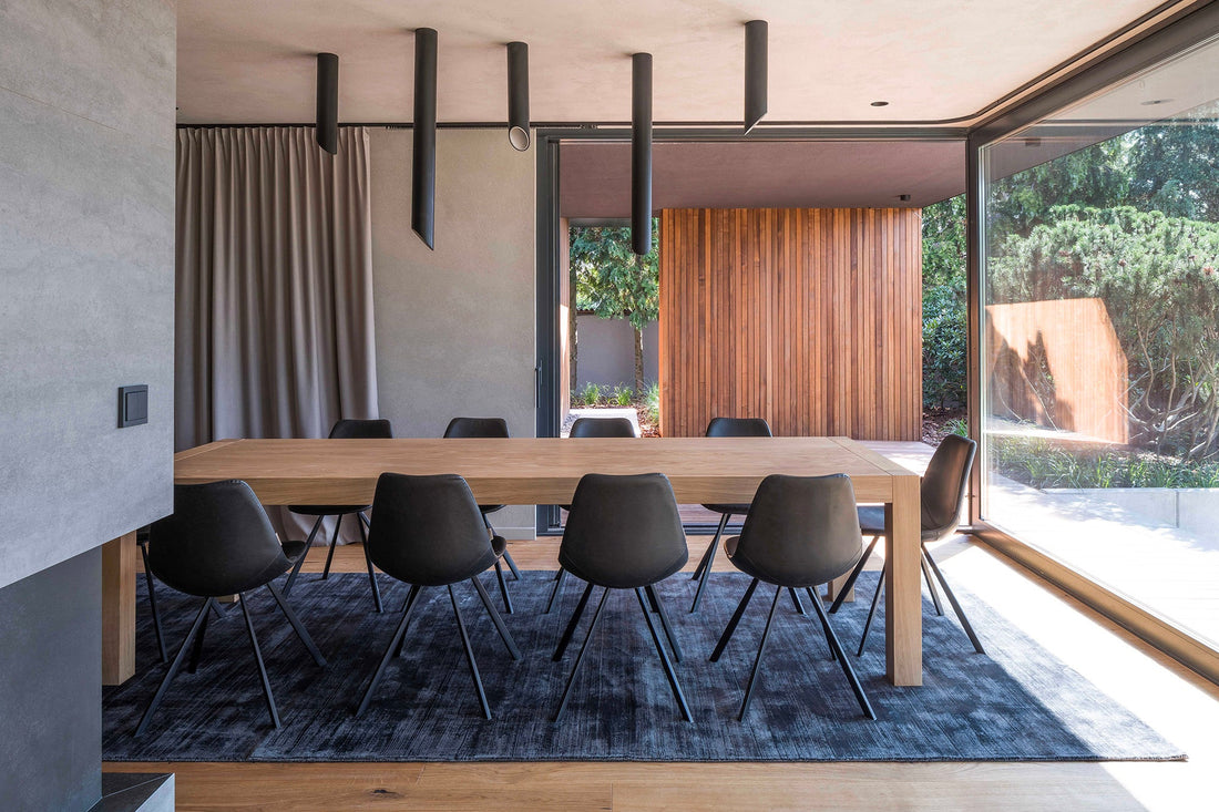 Jaki stół wybrać? Olejowany czy lakierowany?