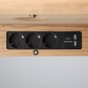 Zestaw zasilający (zasilanie 3 x 230V, 1x USB-A, 1x USB-C, siatka na kable, przepust kablowy)